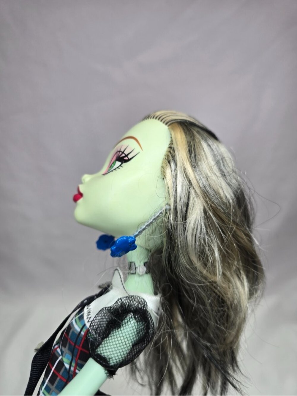 Monster High Frightfully Tall Ghouls 17’’ Frankie Stein Doll with stand - Picture 11 of 16
